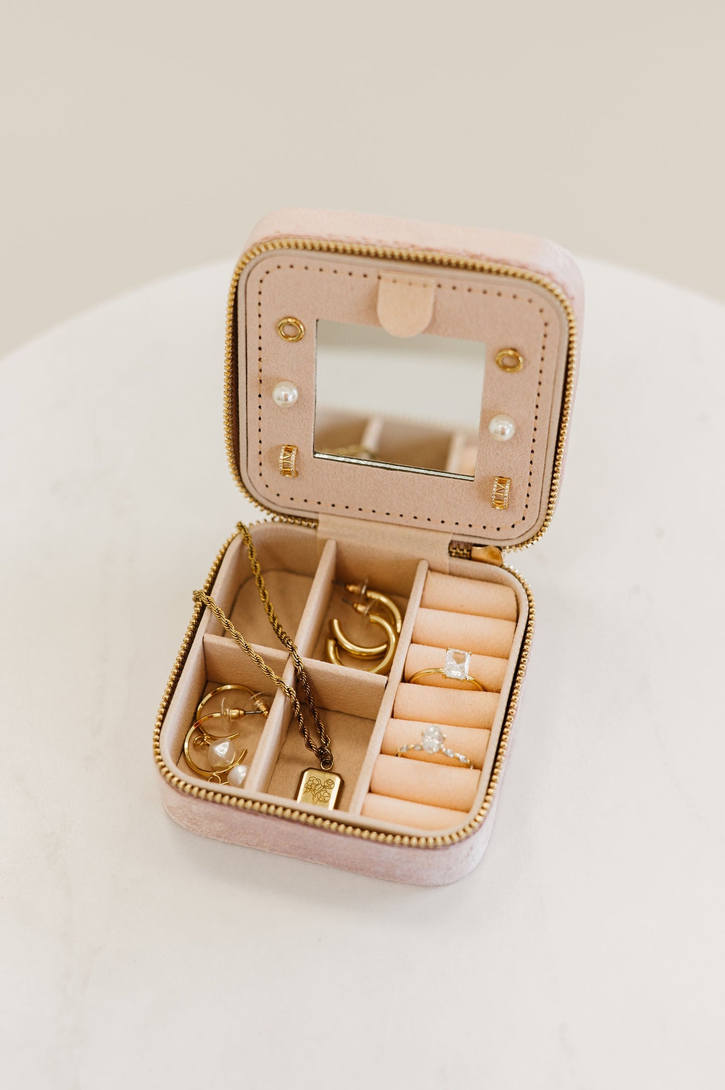 Eloise Velvet Jewelry Case
