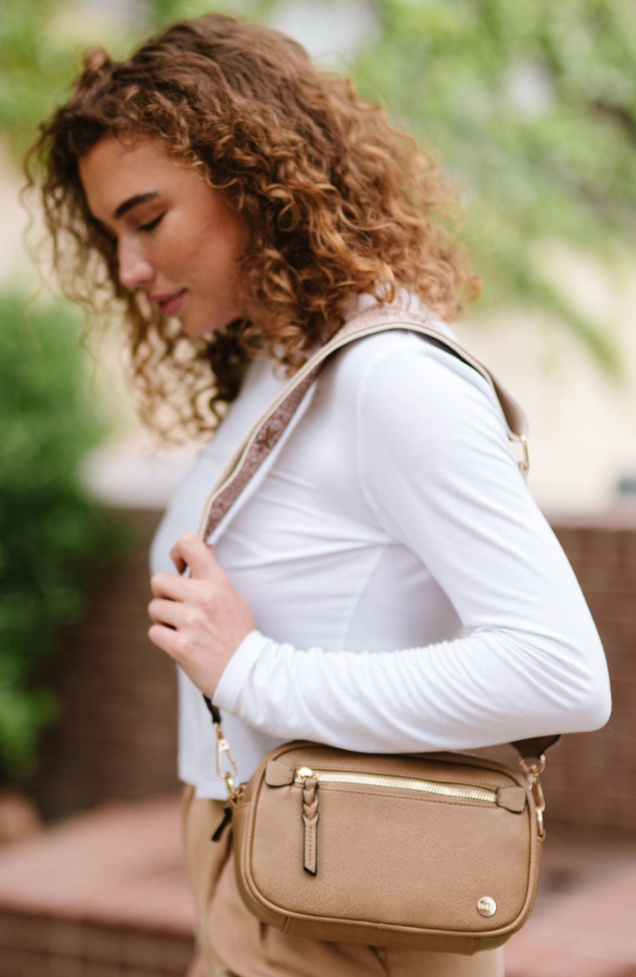 Modern+Chic Gentry Vegan Leather Crossbody Bag – modern+chic