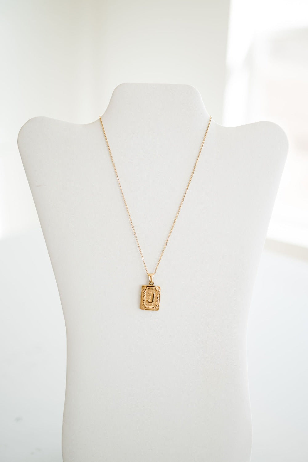 selena initial pendant necklace