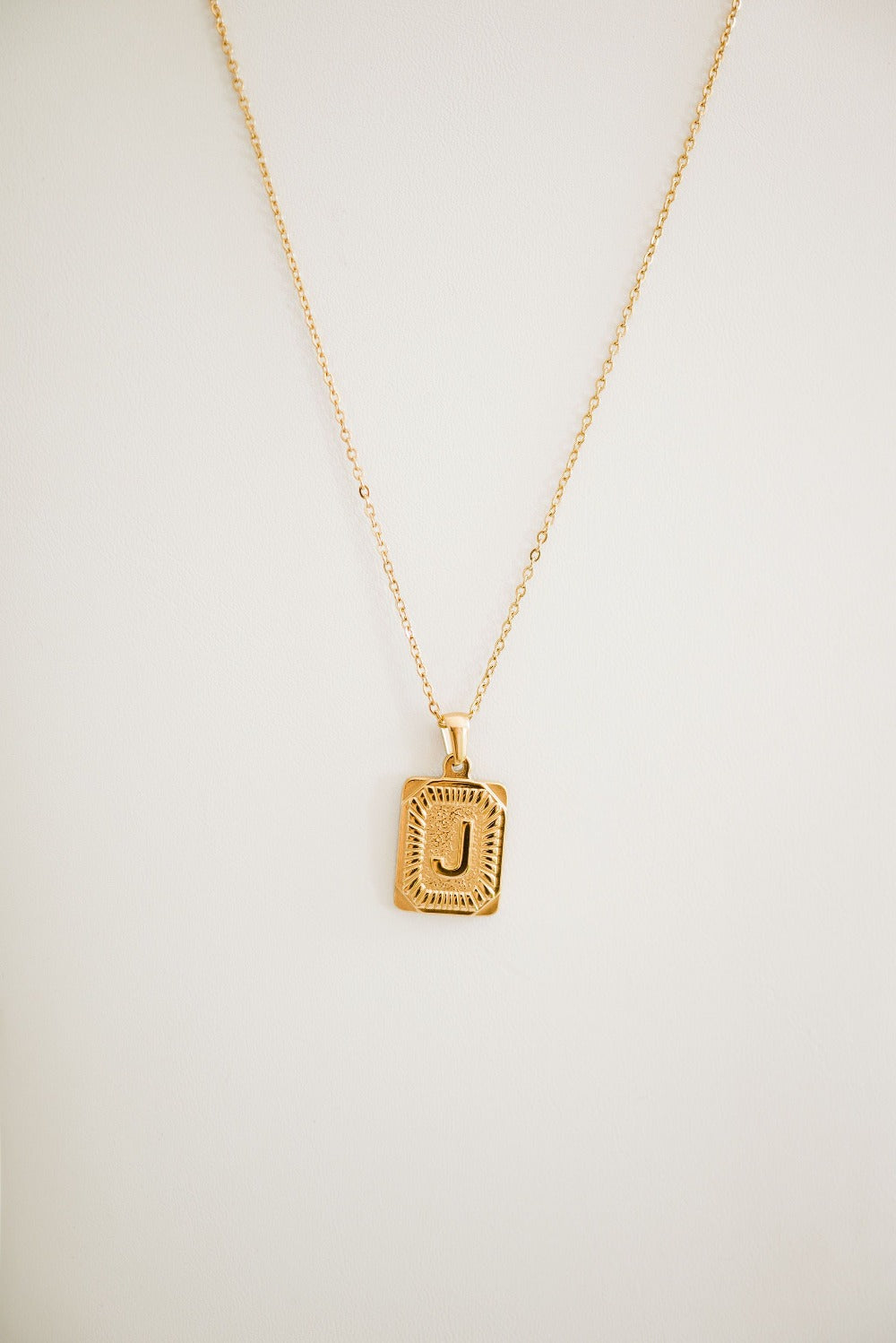 selena initial pendant necklace