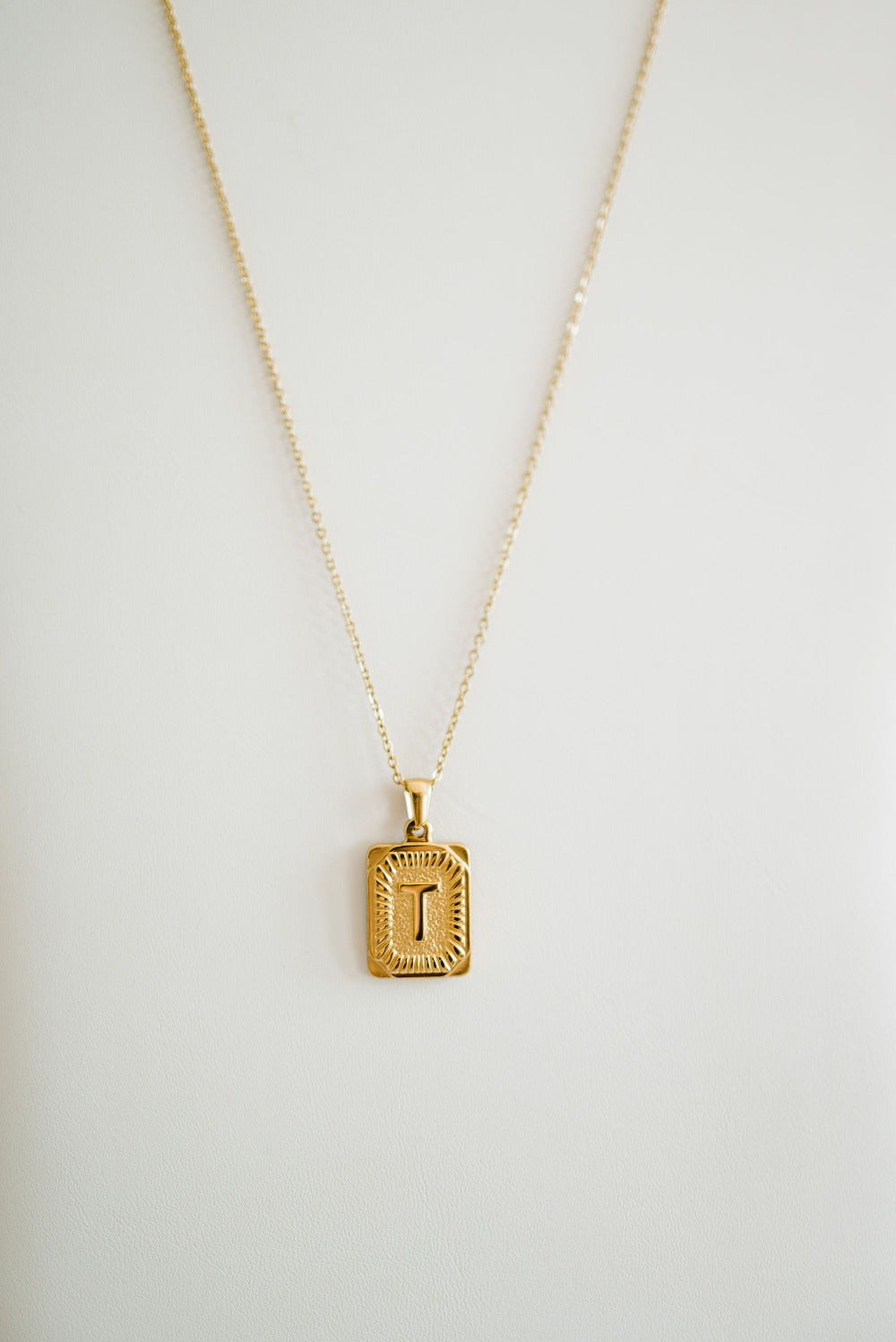 selena initial pendant necklace