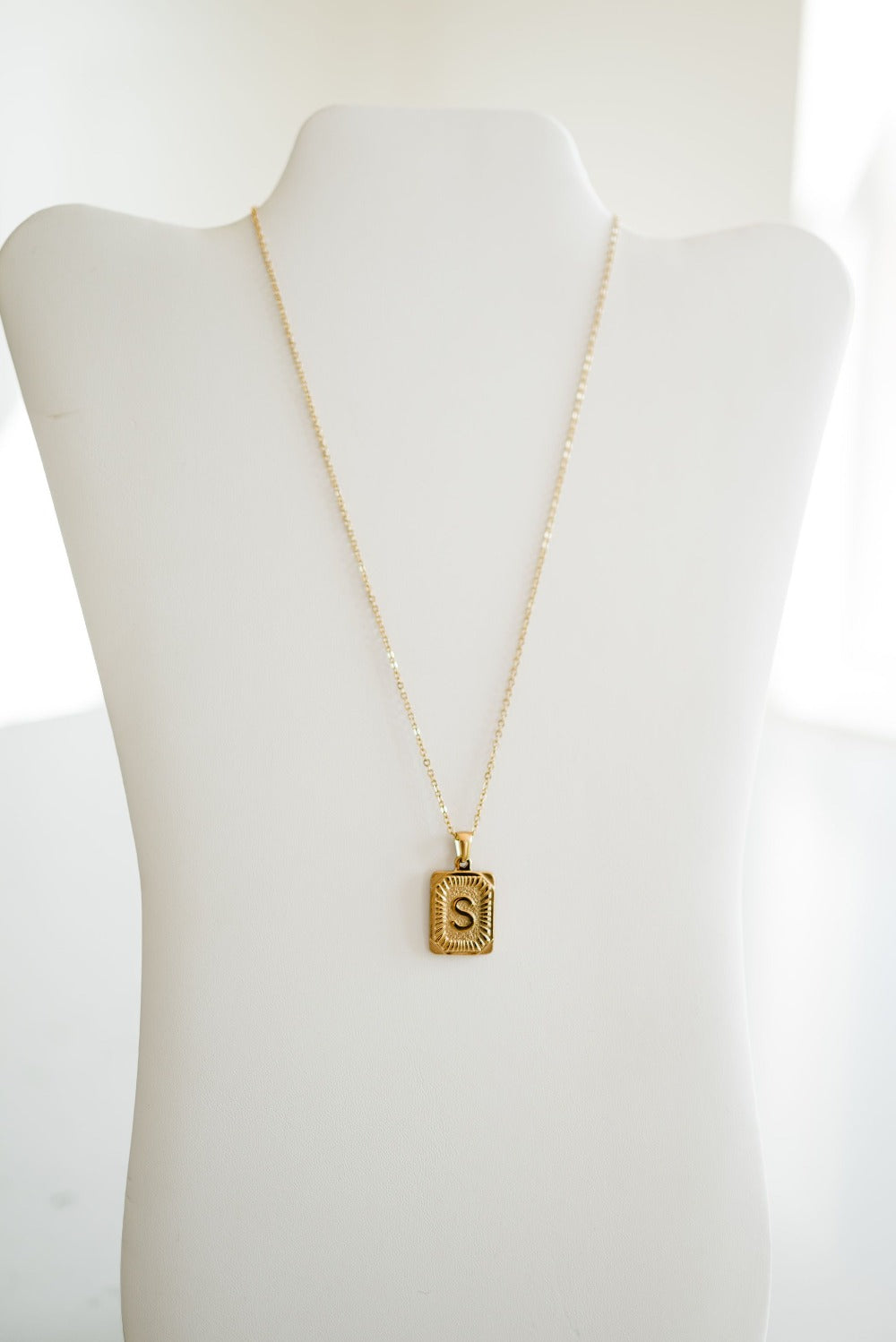 selena initial pendant necklace