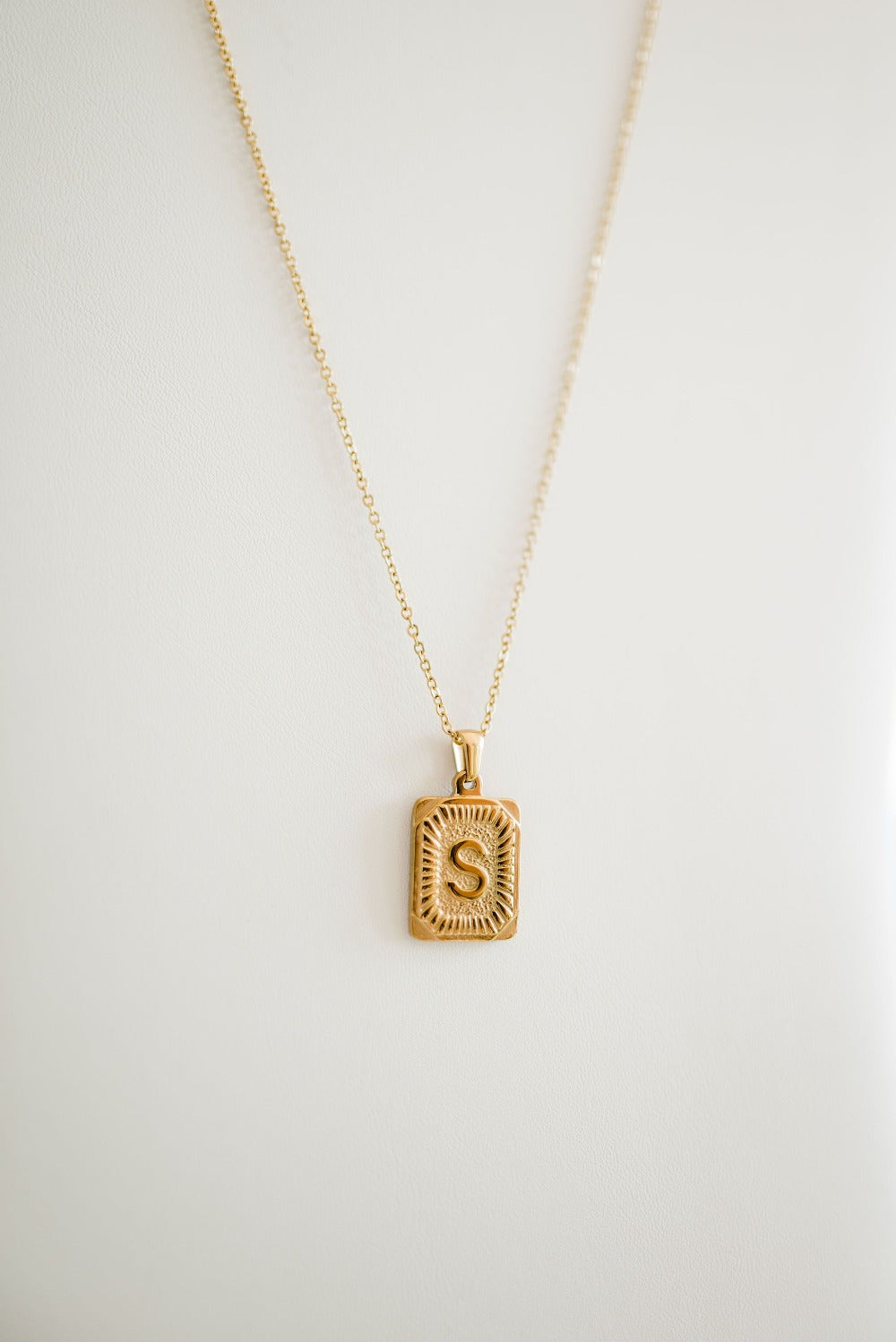 selena initial pendant necklace