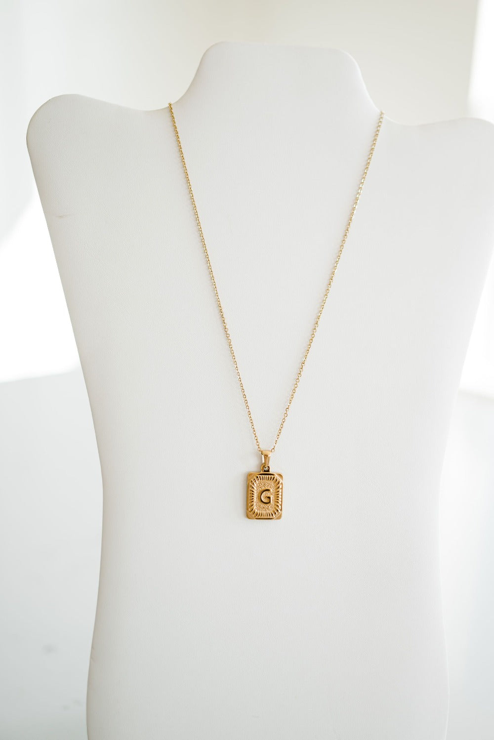 selena initial pendant necklace