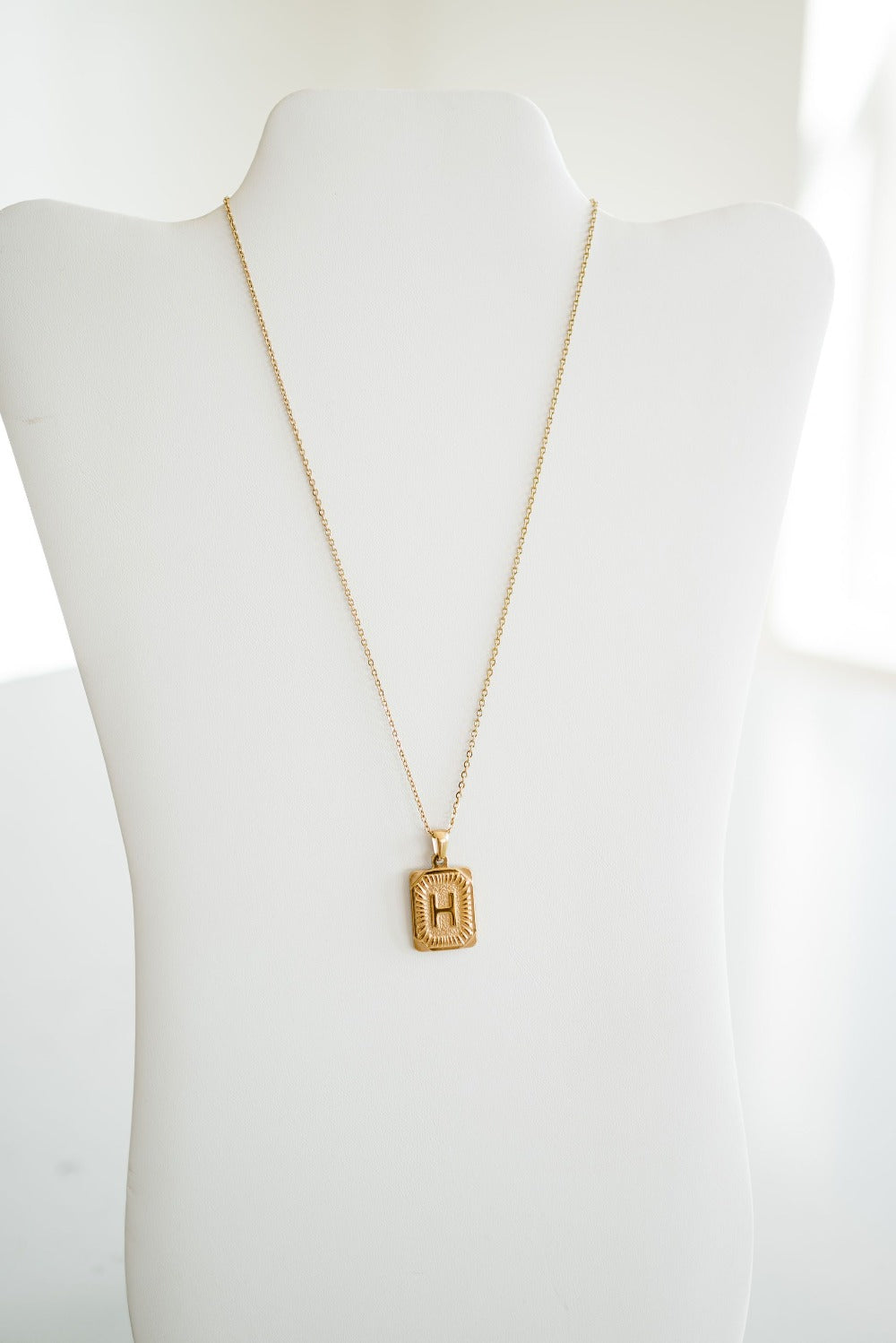 selena initial pendant necklace