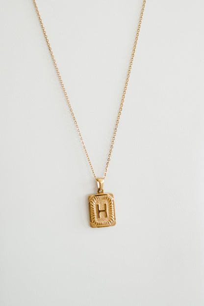 Selena Initial Pendant Necklace