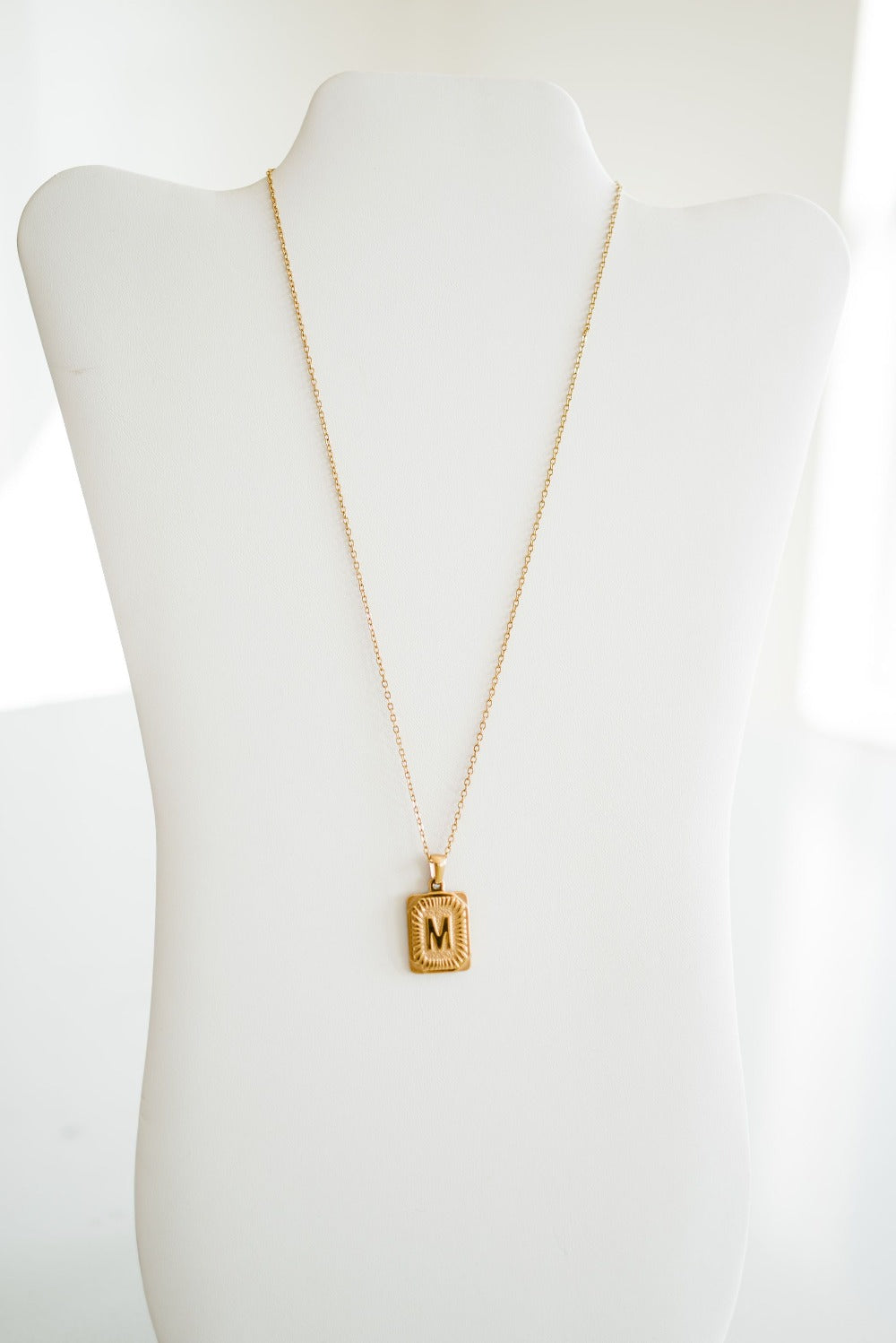 selena initial pendant necklace