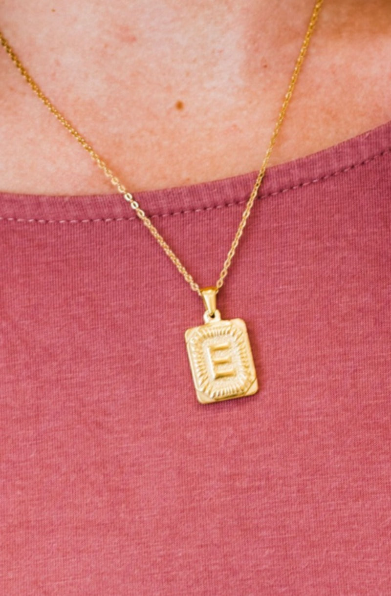 selena initial pendant necklace