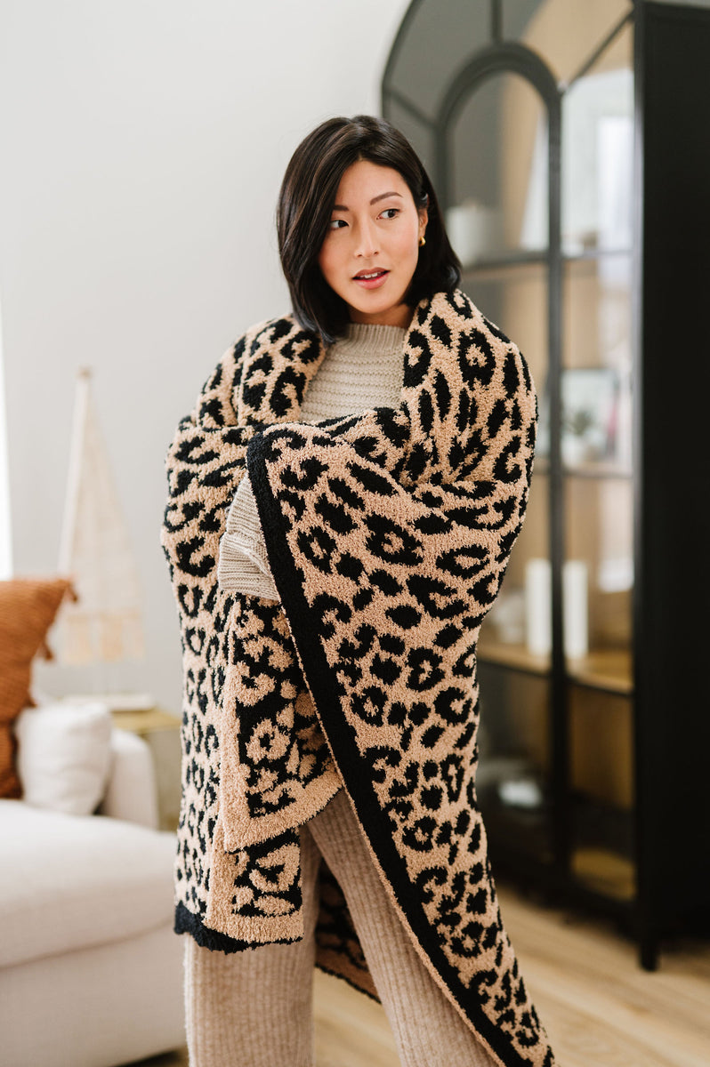 Chanel Leopard Pattern Luxury Brand Premium Quilt Blanket - Honateez