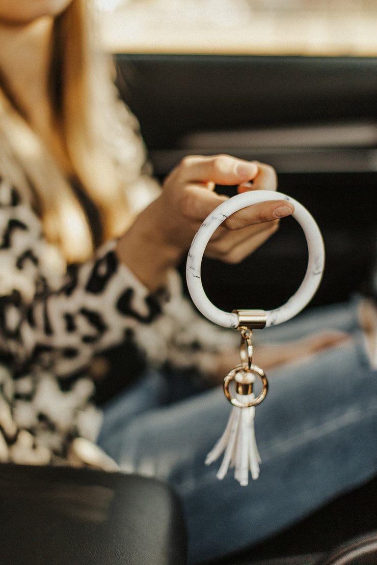 Circle Bangle Leather Keychain Wallet ID Card Holder Keyring Wristlet  Bracelet Key Ring Chain Tassel Purse Women Girls